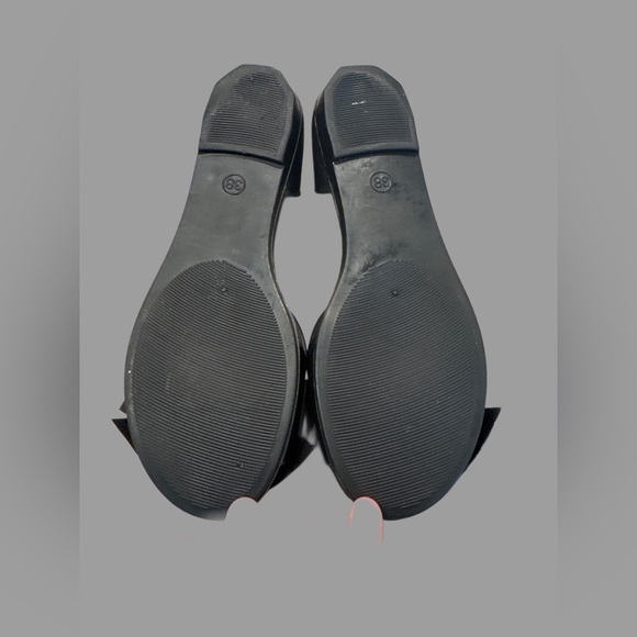 CL BY LAUNDRY flats - Picture 3 of 3